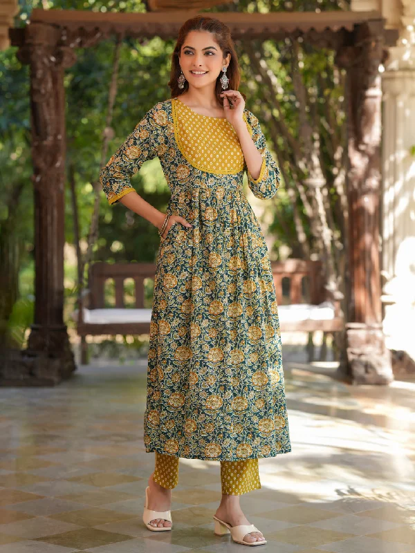 Bottle Green Pure Cotton Floral Printed A-Line Kurta Pant Set Chic Capri Pants