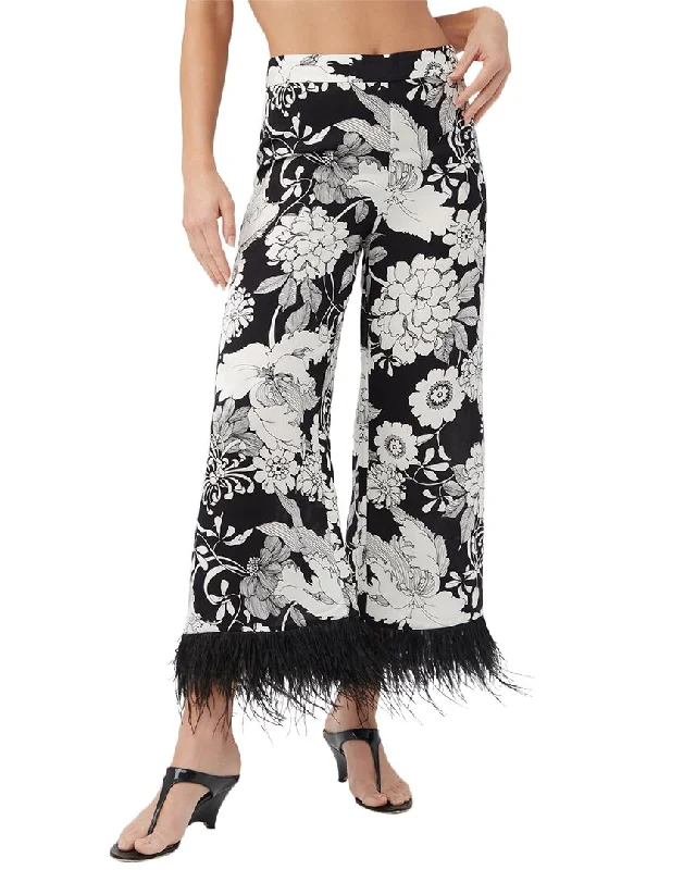 Trina Turk Short Weekend Pant Casual Sweatpants Style